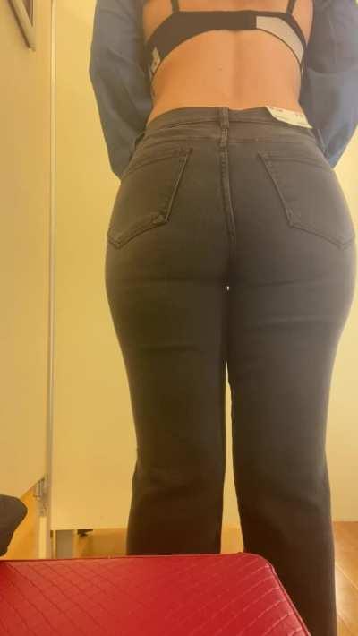 Hit that up arrow if you'd fuck me