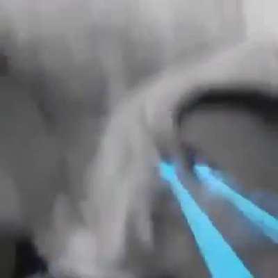 T Á D E B O A B O Y