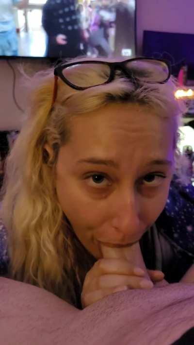 Who else likes a blowjob while watching Halloween movies?