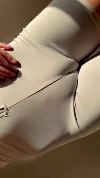 Let's enjoy my tits🥵👻alinab2xr