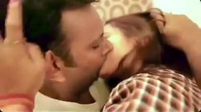 Hot Girl Kissing Video