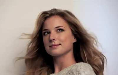 Emily vancamp