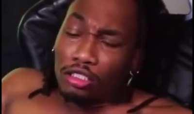 Dreamybull gets shocked by his nut