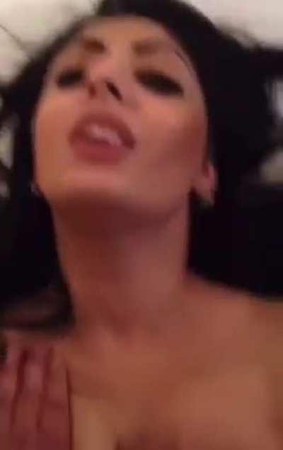 destroy her pussy 🍆💦