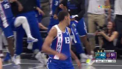 [Highlight] Keegan Murray puts Chet Holmgren on a poster!