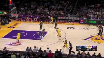 [Highlight] AD blocks Zion Williamson for his 4th Block, which leads to the Bron Coast-to-Coast