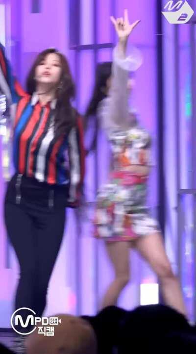 Jeongyeon with the moves (ft. TWICE)