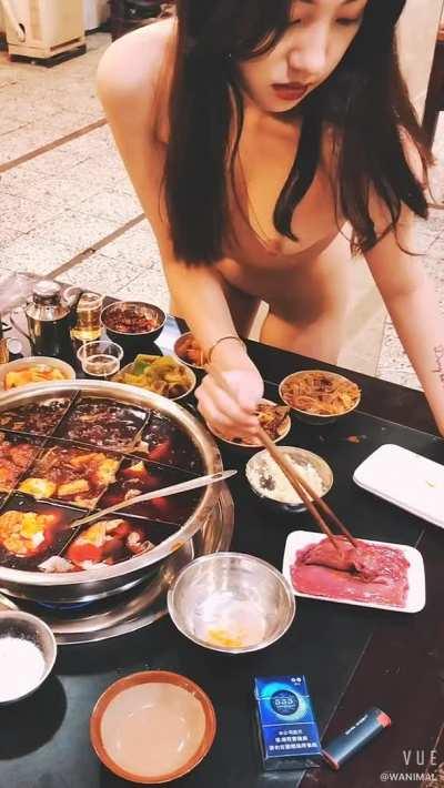 naked hotpot with Qinweiyingjie