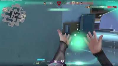 1v4 still staying girly☝🏻