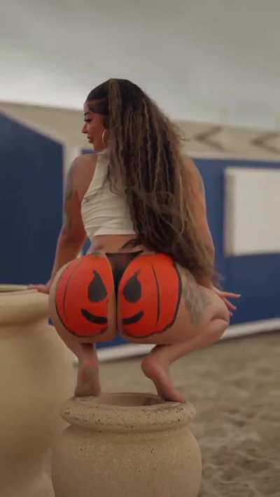 JUMPIN (HAPPY HALLOWEEN)