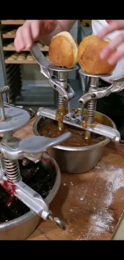 Mechanical doughnut filler