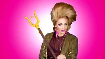 Me as LUXANNAL🥰 when my TRASHDC🤢 flames me🔥 for them dying☠️ but I'm at the base🙄