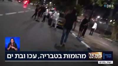 Israeli Publicly Lynch An Arab motorcyclist On Live TV