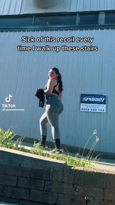 Where you going w/ all that ass? @Katholmes1