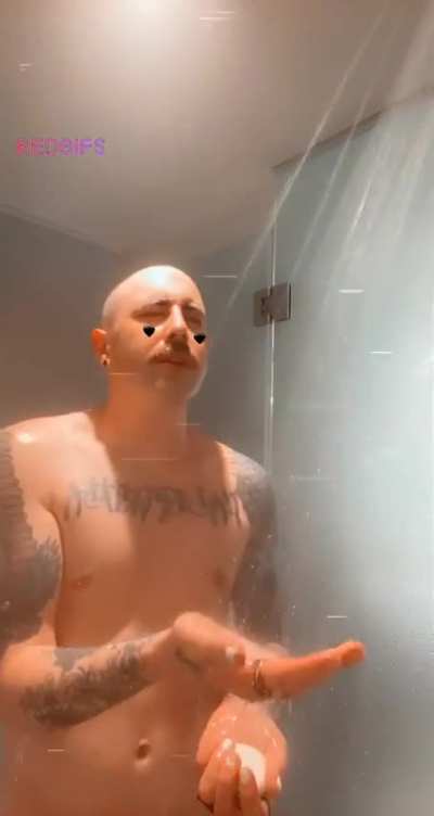 Anyone wanna cum take a shower with me? Hehe