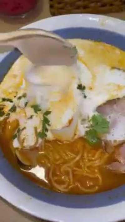 uncle roger or anyone else in this world please save vietnamese teenagers, they're eating ramen with ice cream, they're going nuts
