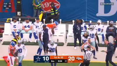 [Highlight] J.K. Dobbins runs all the way to Cowboys bench, daps up CeeDee Lamb