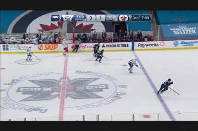 Matthews misses the net on the partial break and voices his displeasure