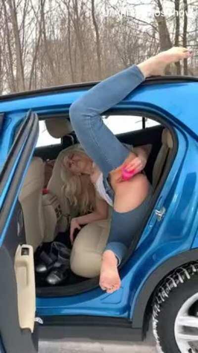 Can you replace this pink thing in this position?😜