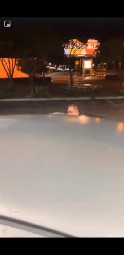 Guy fights for his virginity at gas station./s