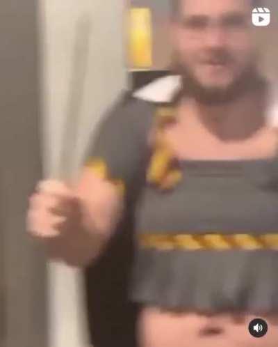 Bois gettin' ready for the Halloweenz