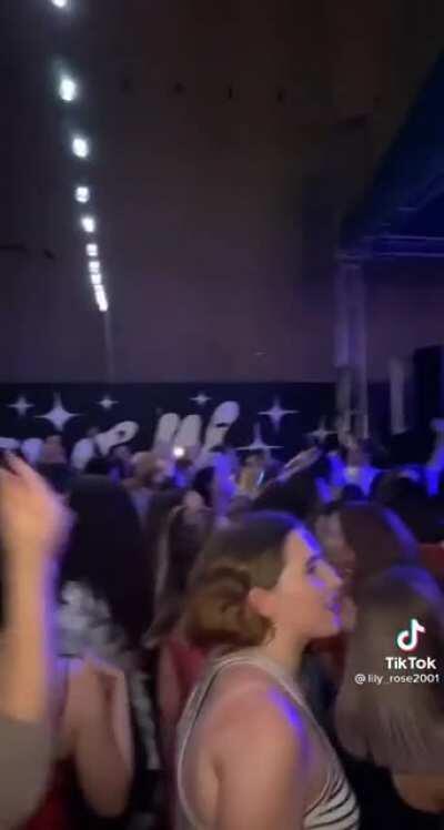 CRUEL SUMMER STANS UNITE✨✨✨ (in covid free Brisbane Aus)