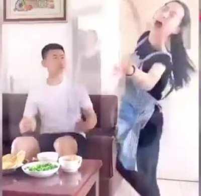 Какой-то странный азиатский челлендж .