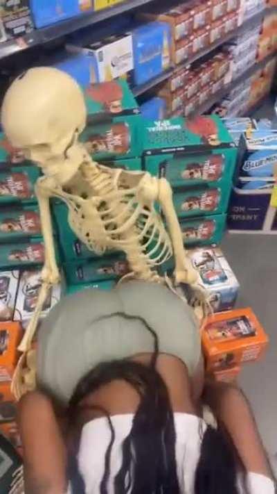 Happy Halloween 🩻