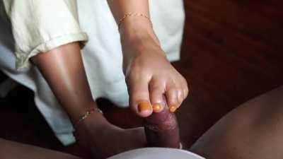 I want to feel your warm cum shoot between my toes. [oc]