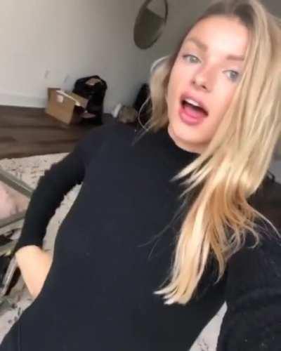 Madi Teeuws - Black Sweater