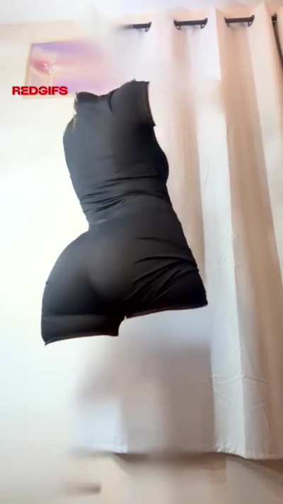 It’s normal to get turned on just from seeing my clothes… Even when my skin is invisible. That’s what happens when you’re a pathetic beta☠️… Now say: Thanks Goddess Megan