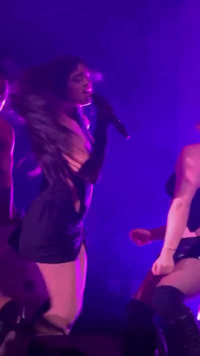 Camilas perfect bod 😍