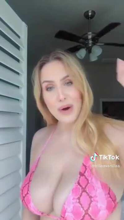 trillaavanillaa with the cannons