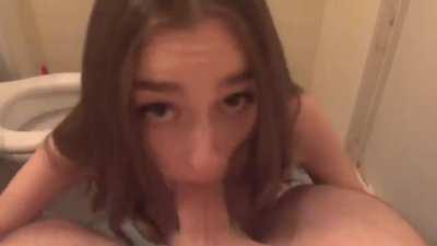 Puppy eyed girl makes me cum