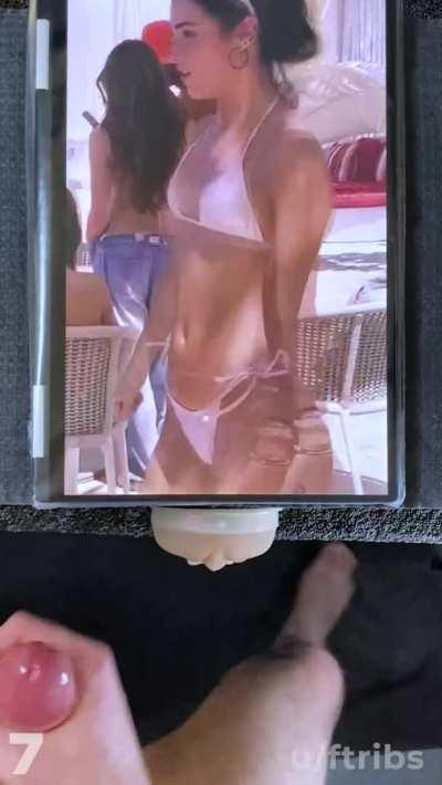 [discord] gooning my brains out to tik tok girls. Showing off 😏 discord: handtothroat#9623