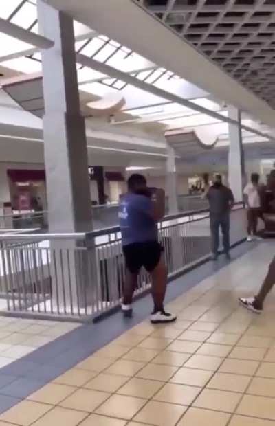 Amatuer boxer TKO's Daniel Cormier