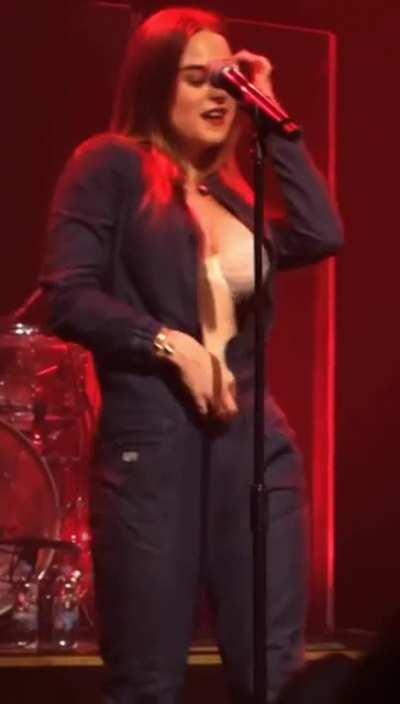 JoJo (Joanna Levesque)