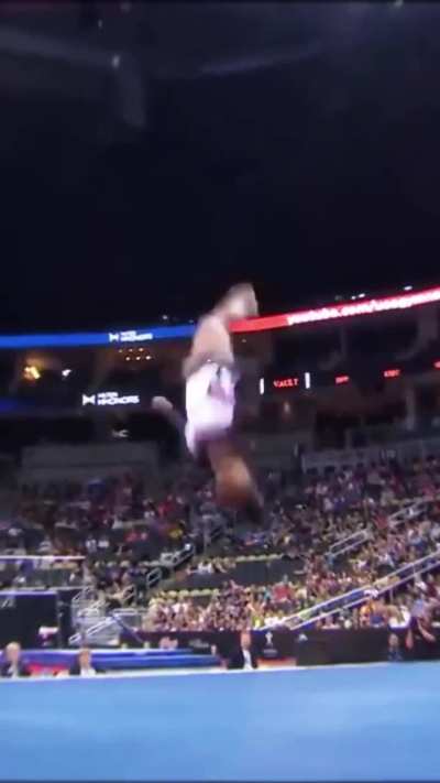 SHE FLIES 🔥At the 2013 World Championships, Simone Biles submitted her first eponymous skill in