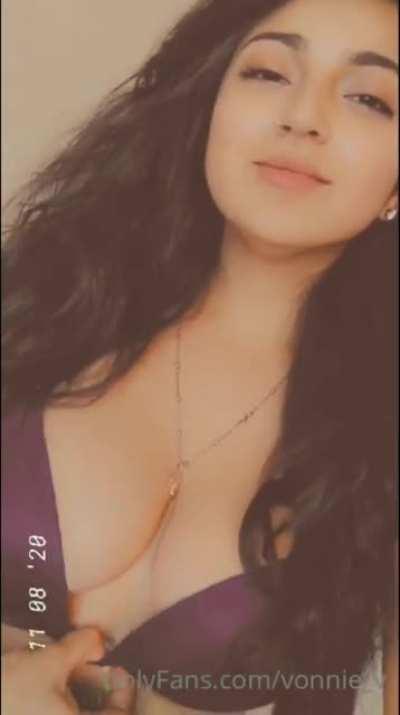 Ivon (@thee_vonnie_v)