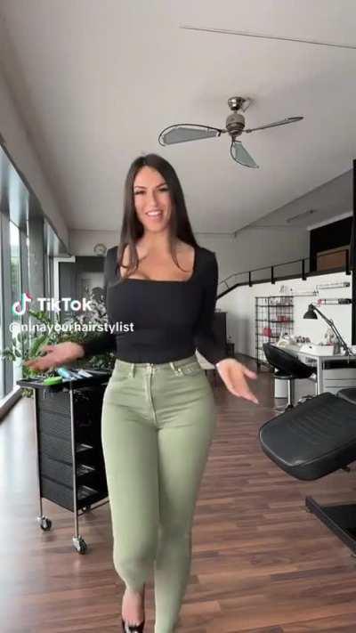 @ninayourhairstylist