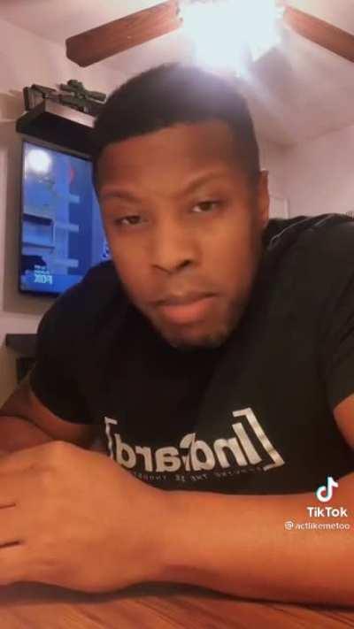 Мужик рассуждает о том, что было бы, если бы красивенький подкачанный паренёк полуголым подошёл бы на пляже к 13-16-летней девочке, и спросил бы, что она ценит в мужчинах, а она бы ответила 