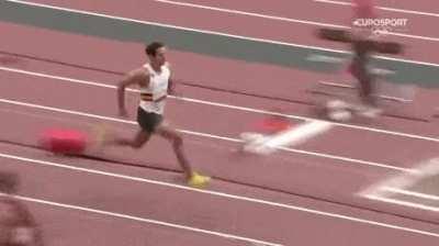 Belgian decathlete suffers a leg injury but decides to give it another try but soon comes to regret it as he realises he cannot just shake it off and continue.