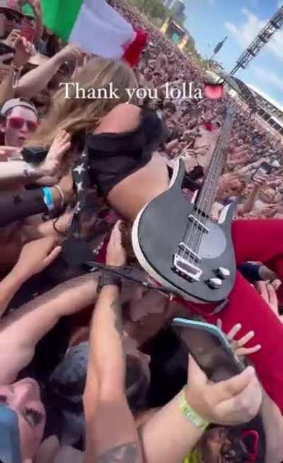 Victoria De Anglis naked concert🤩😍