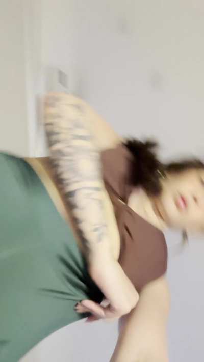 Do you think my cameltoe deserves your full attention