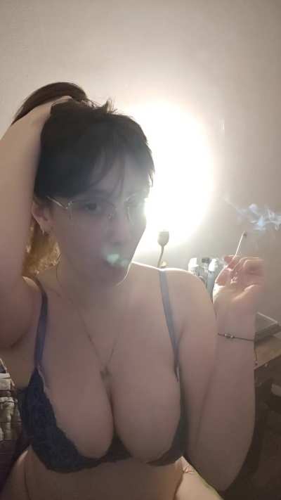 Smoking at home and fixing my hair 🚬💨