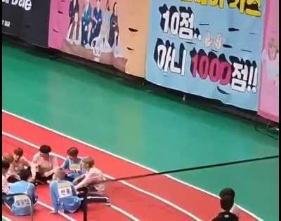 WALL-E fighting back