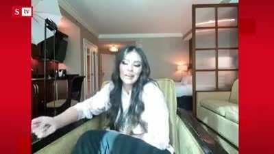 Esperanza Gomez hablando de política y corrupción en Colombia.