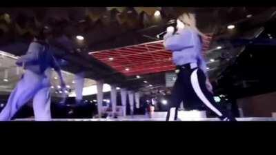 Miren esas nalgas 😳😳😳