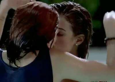 Neve Campbell & Denise Richards