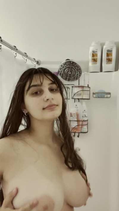 [gif] come lay with me